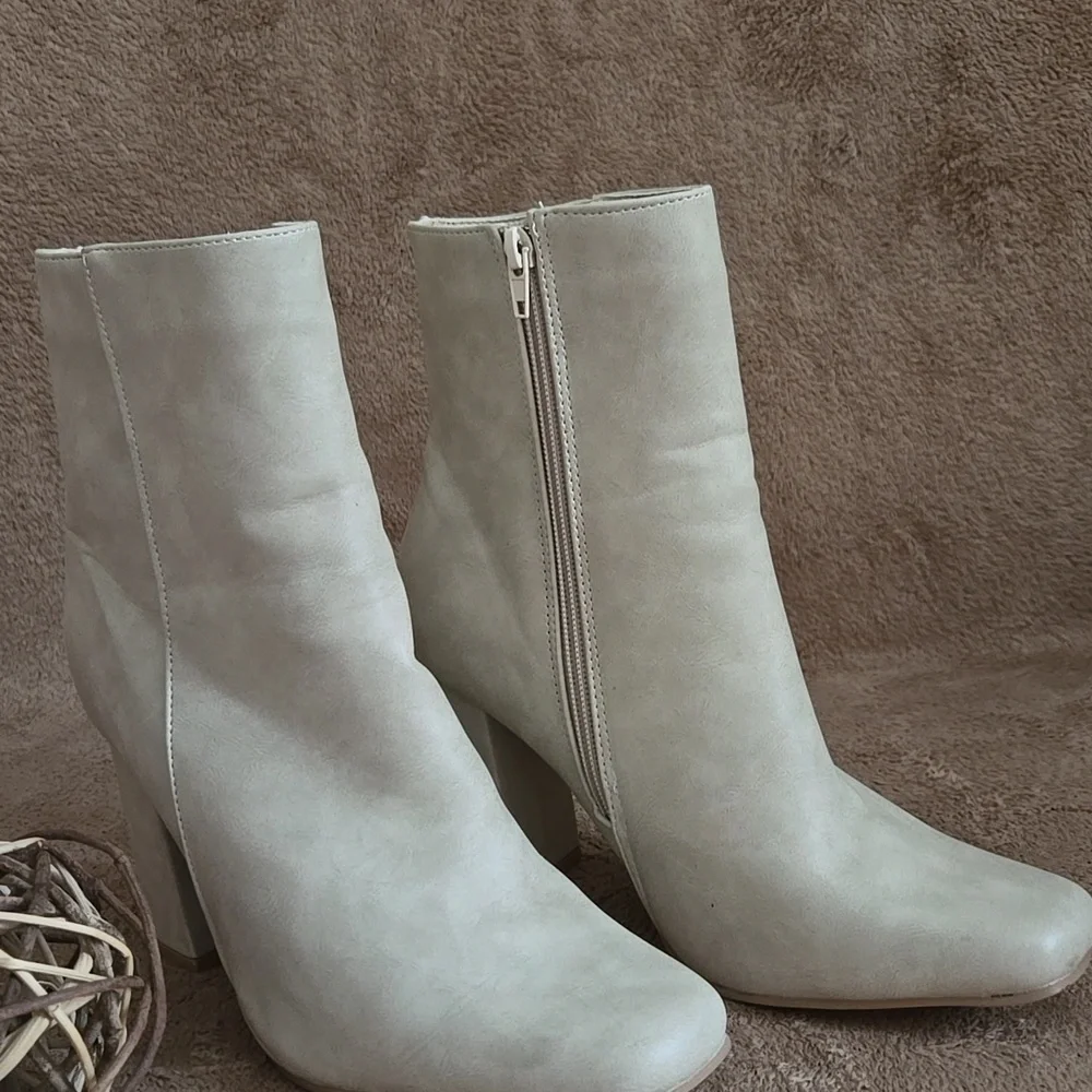 StreetWear Society | Cream Beige Heeled Boots - Picture 2 of 10